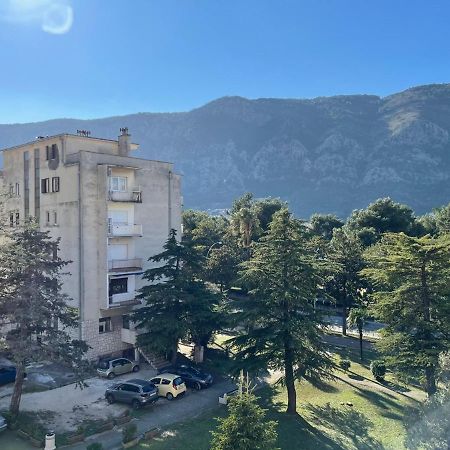 Downtown Apartment Cattaro Esterno foto