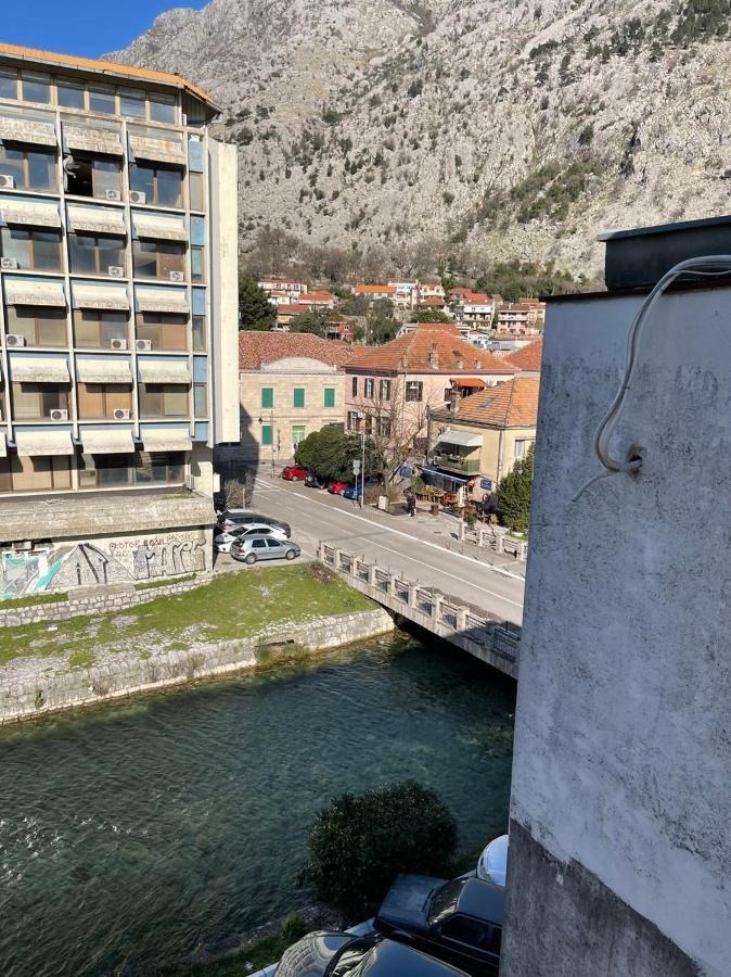 Downtown Apartment Cattaro Esterno foto