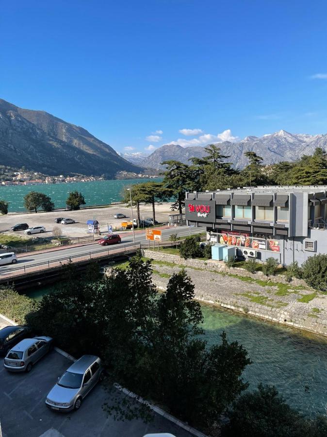 Downtown Apartment Cattaro Esterno foto
